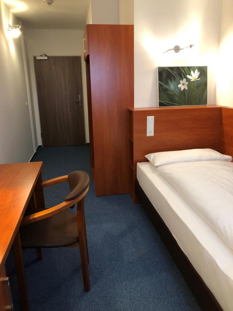 Hotel Mirabell Эрланген Экстерьер фото