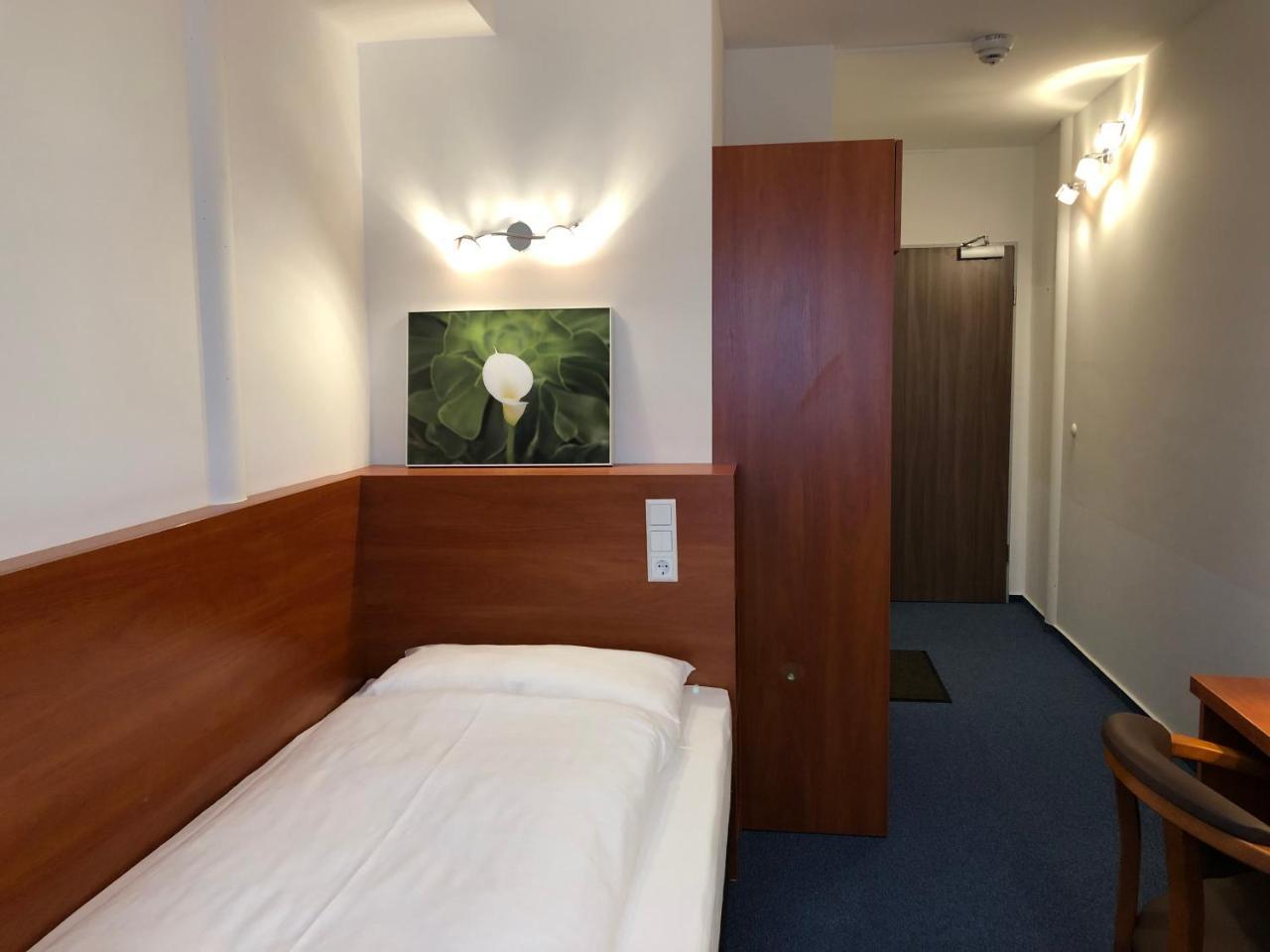 Hotel Mirabell Эрланген Экстерьер фото