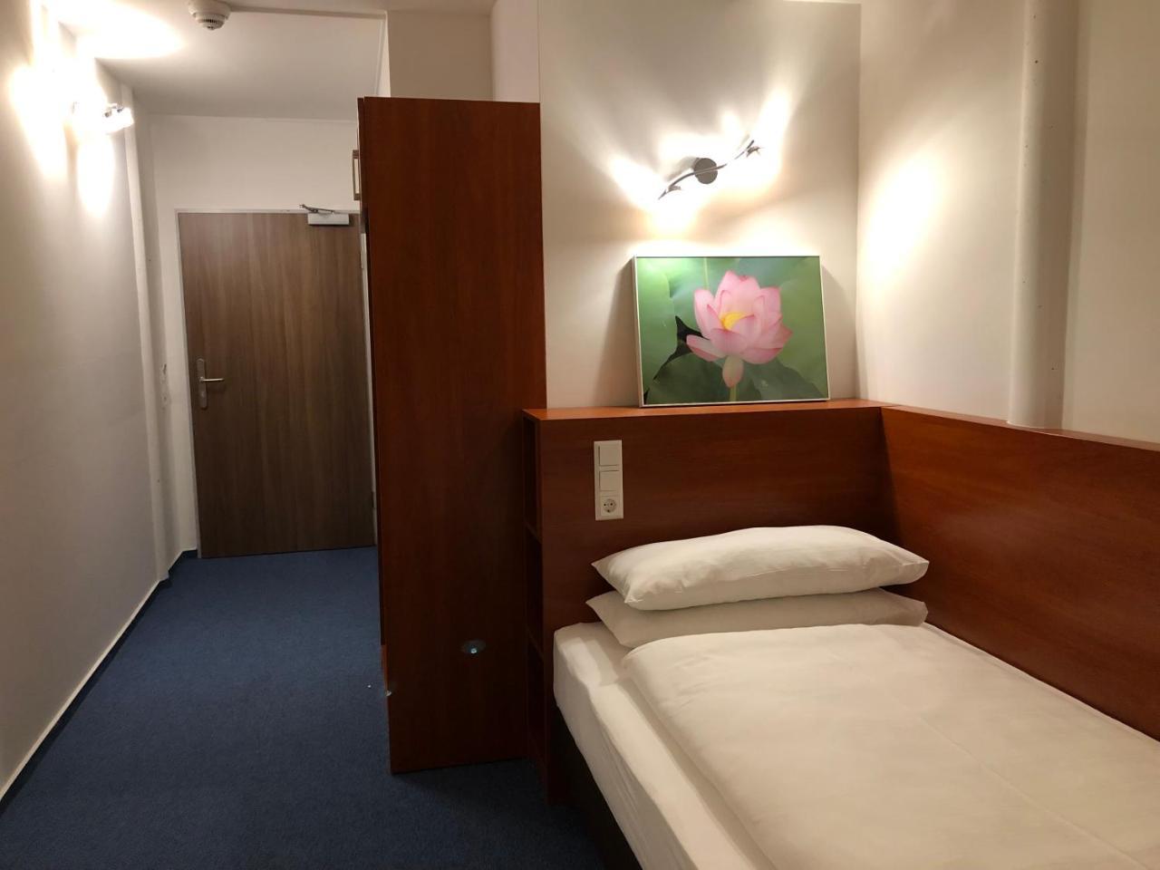 Hotel Mirabell Эрланген Экстерьер фото
