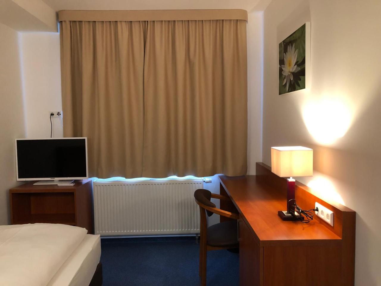 Hotel Mirabell Эрланген Экстерьер фото